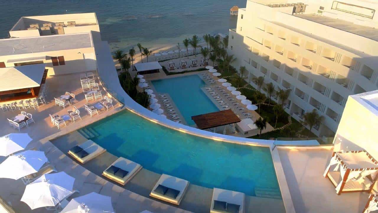 Izla Beach Front Hotel