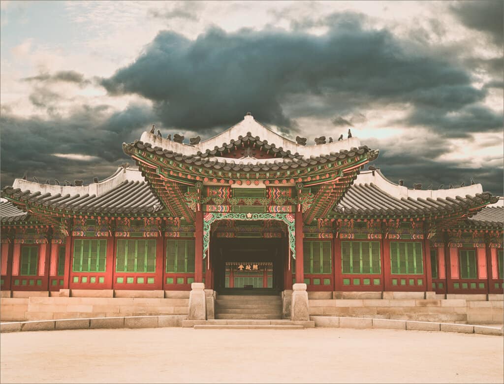Visit Changdeokgung Palace